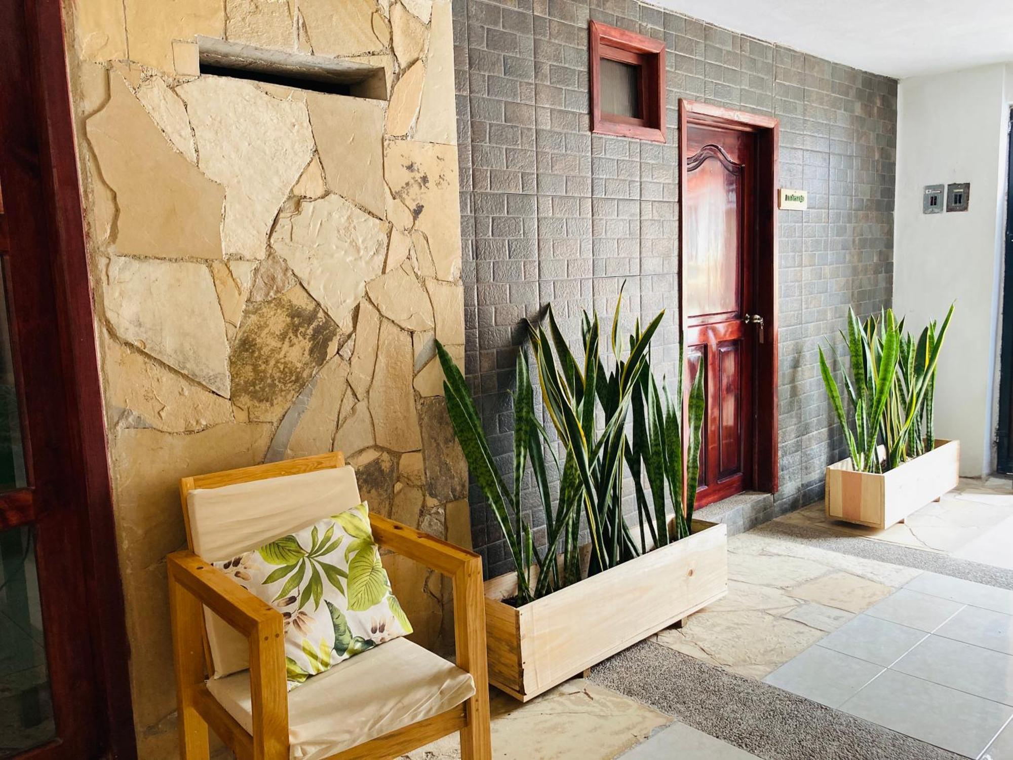 Alhambra Hotel - San Cristobal De Las Casas Bagian luar foto
