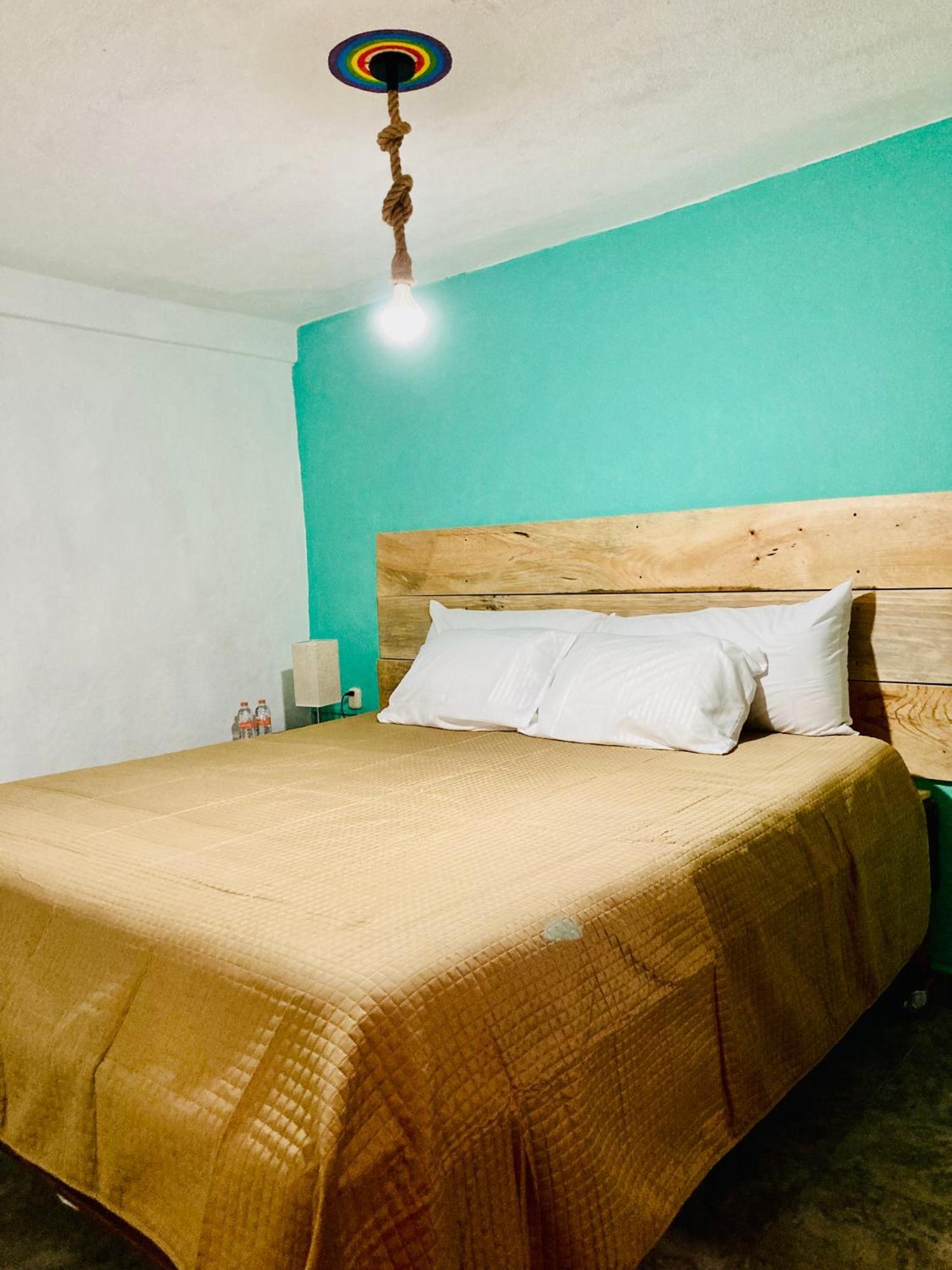 Alhambra Hotel - San Cristobal De Las Casas Bagian luar foto